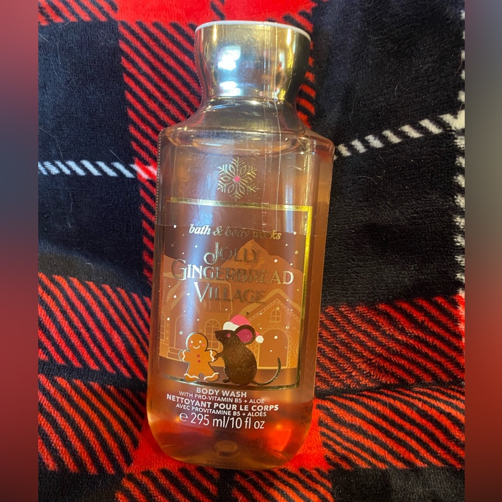 Jolly Gingerbread Village body wash